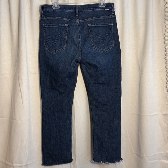 MOTHER Denim - MOTHER The‎ Insider Crop Step Fray Girl Crush Dark Wash Raw Hem Size 31